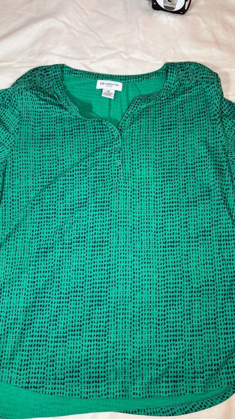 Liz Claiborne Petite Blouse Size PL Green Black Polka Dot Henley Short Sleeve